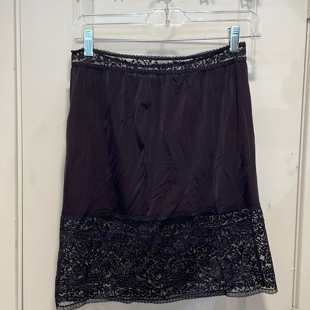 Donna Karan size M half slip